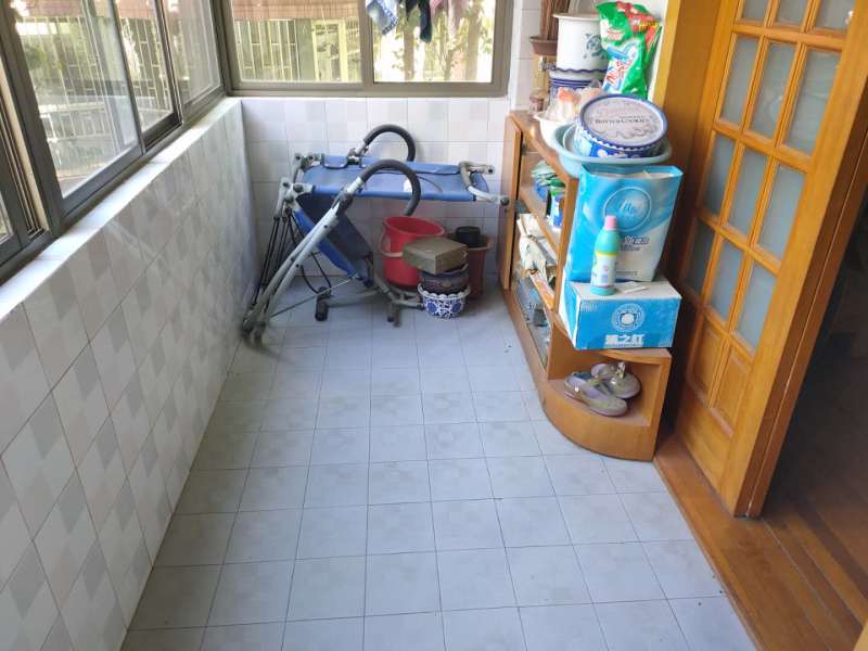 西华北路税务局职工宿舍阳台