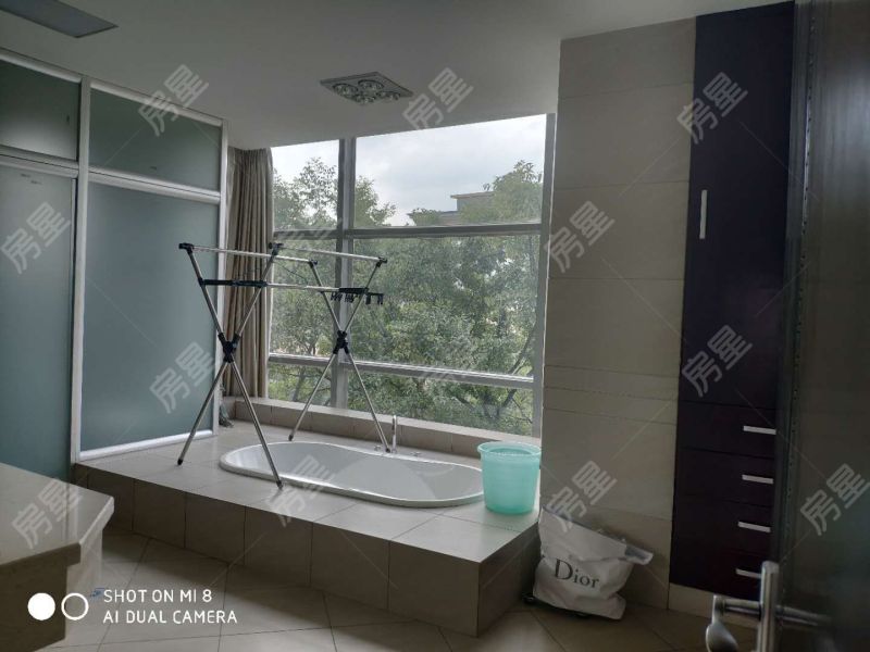 5室3廳3陽臺 滇池高爾夫別墅別墅衛(wèi)生間