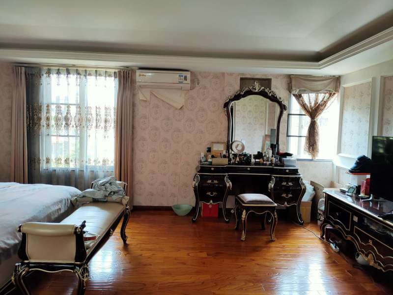 5室2廳2陽臺(tái) 香檳小鎮(zhèn)別墅臥室