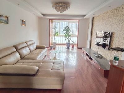 3室2廳1陽(yáng)臺(tái) 銀汁園