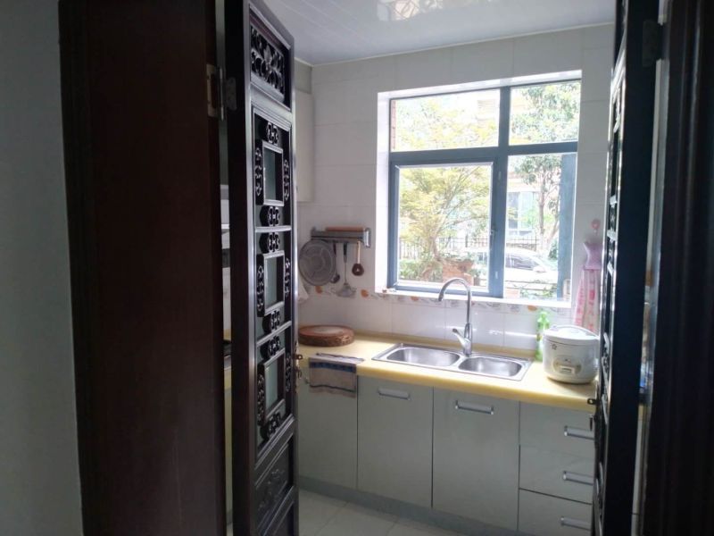 4室2廳1陽臺 滇池衛(wèi)城藍(lán)灣廚房