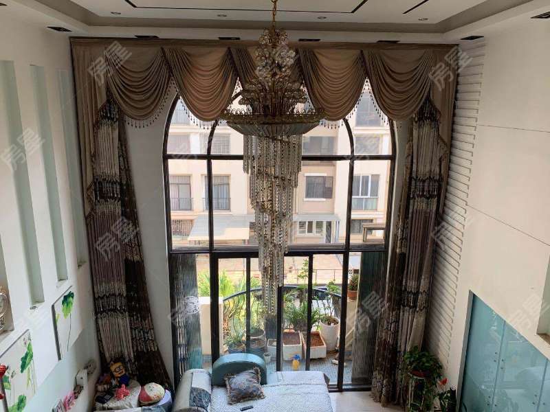 4室2廳2陽(yáng)臺(tái) 香檳小鎮(zhèn)別墅戶(hù)型圖