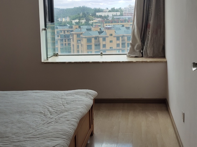 3室2廳2陽臺(tái) 云南映象C區(qū)臥室