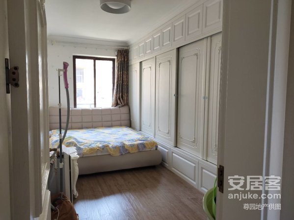 3室1廳2陽臺 平和花園臥室