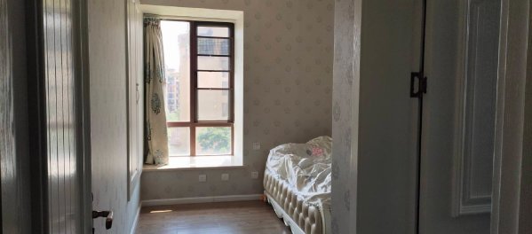 3室1廳2陽臺 平和花園臥室