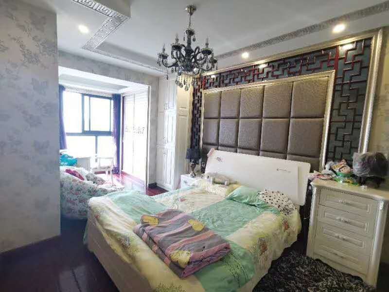 4室2廳2陽(yáng)臺(tái) 同德昆明廣場(chǎng)A區(qū)廚房