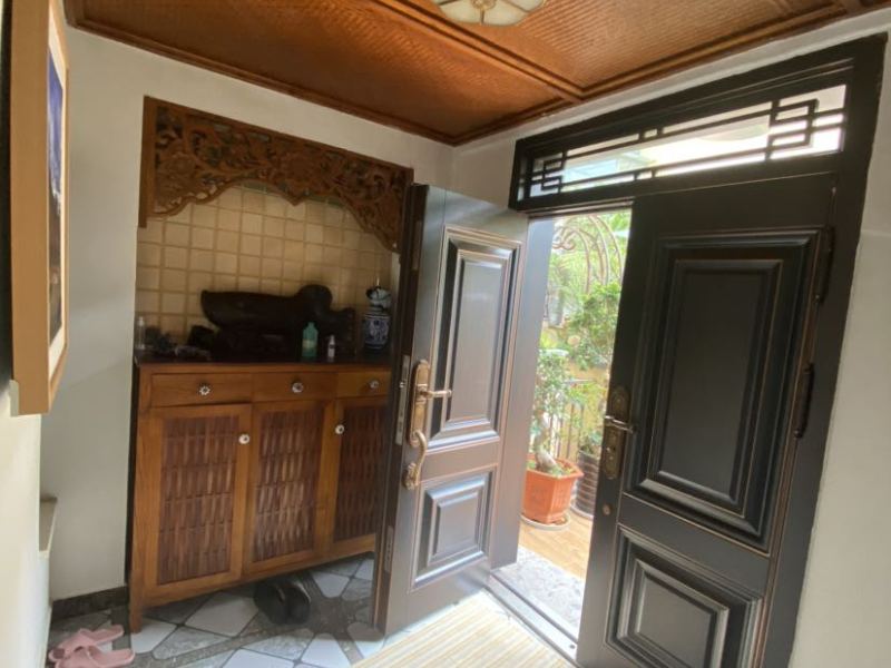 7室4廳1陽(yáng)臺(tái) 銀海暢園東區(qū)別墅臥室