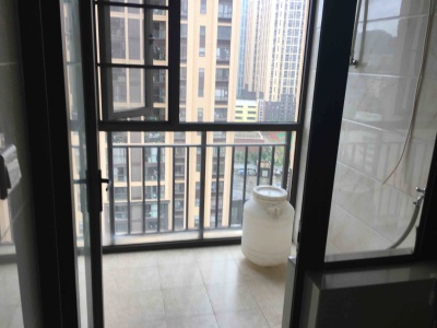 4室2廳2陽臺 萬彩城一期