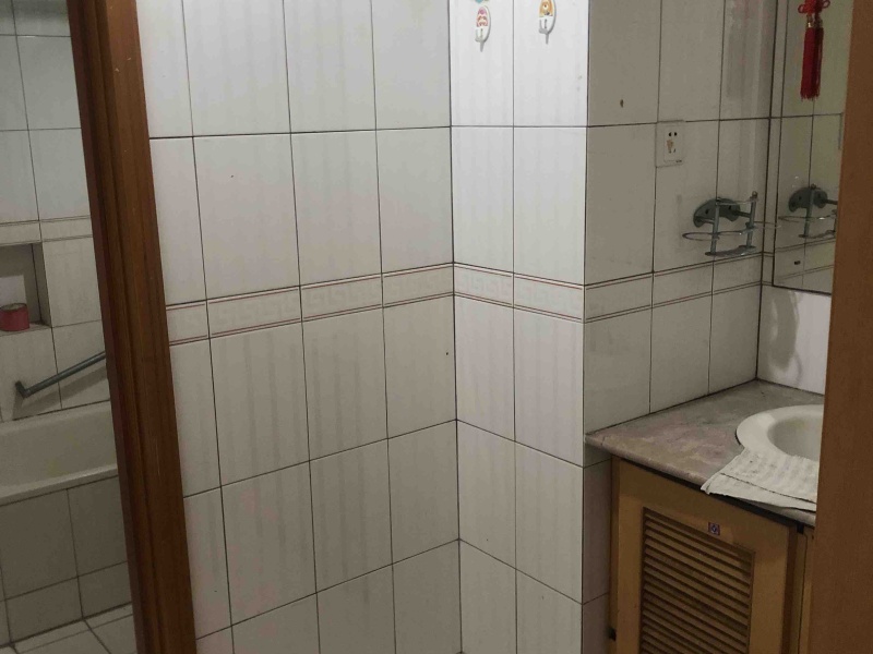 3室2廳1陽臺 金實小區(qū)衛(wèi)生間