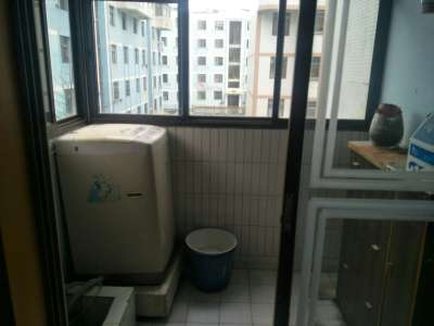 3室2廳1陽臺 金實小區(qū)臥室