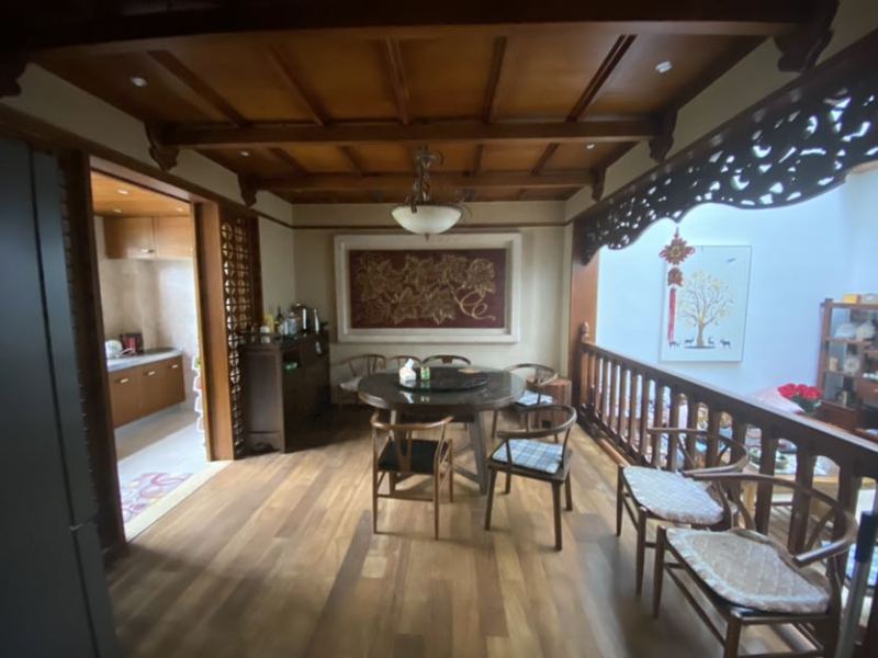 7室4廳1陽(yáng)臺(tái) 銀海暢園東區(qū)別墅臥室