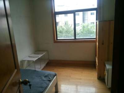 3室2廳1陽臺 金實小區(qū)臥室