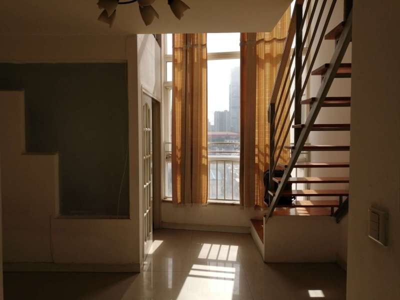 1室1廳1陽臺(tái) 桂華新園客廳