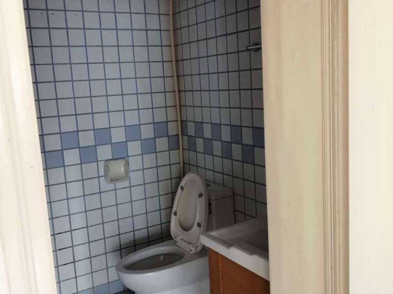 1室1廳1陽臺(tái) 桂華新園衛(wèi)生間