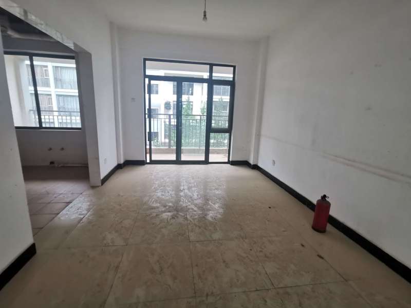 5室2廳3陽(yáng)臺(tái) 金江小區(qū)旭苑臥室