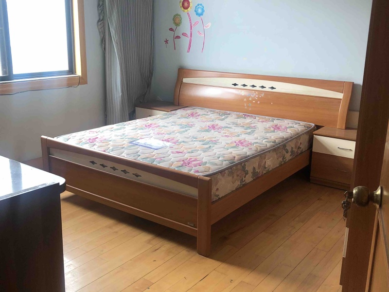 3室2廳1陽臺 金實小區(qū)臥室