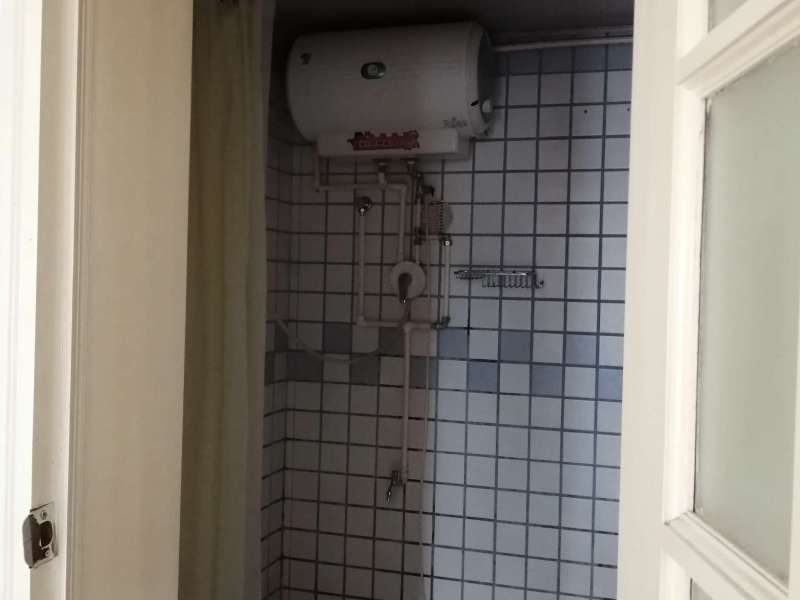 1室1廳1陽臺(tái) 桂華新園衛(wèi)生間