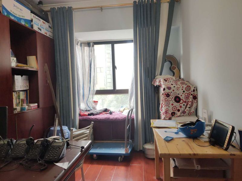 4室2廳1陽(yáng)臺(tái) 鑫都韻城臥室