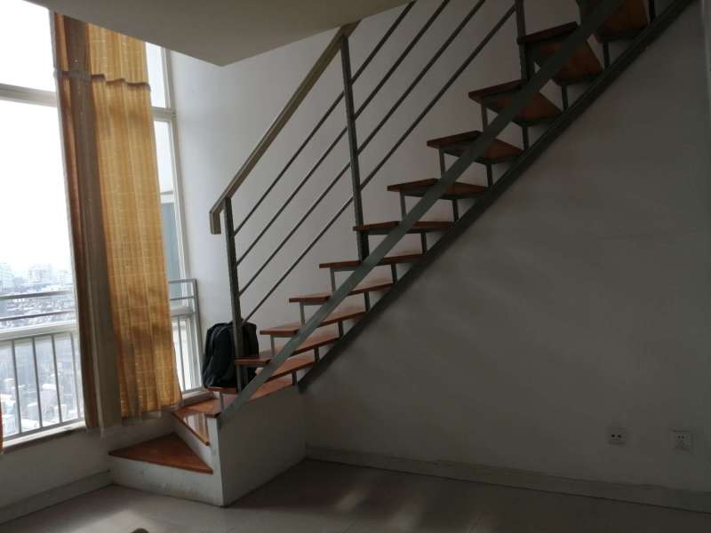 1室1廳1陽臺(tái) 桂華新園客廳