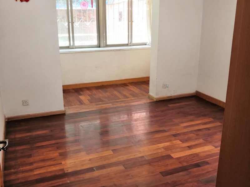 4室2廳1陽臺 圓西路85號臥室