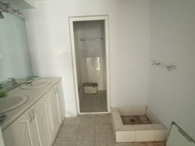 4室2廳2陽(yáng)臺(tái) 秋苑小區(qū)