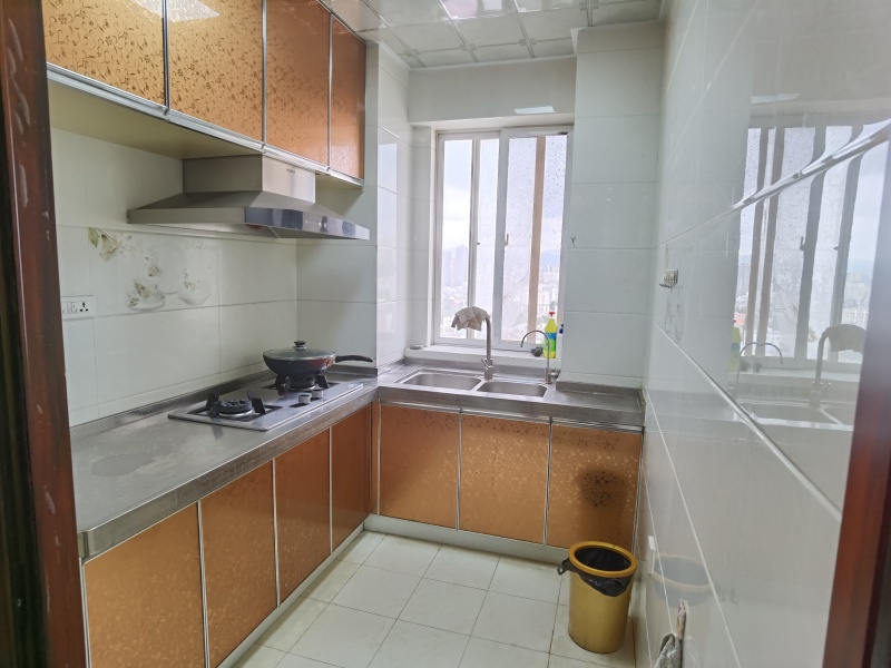 3室2廳2陽(yáng)臺(tái) 蓮景苑廚房