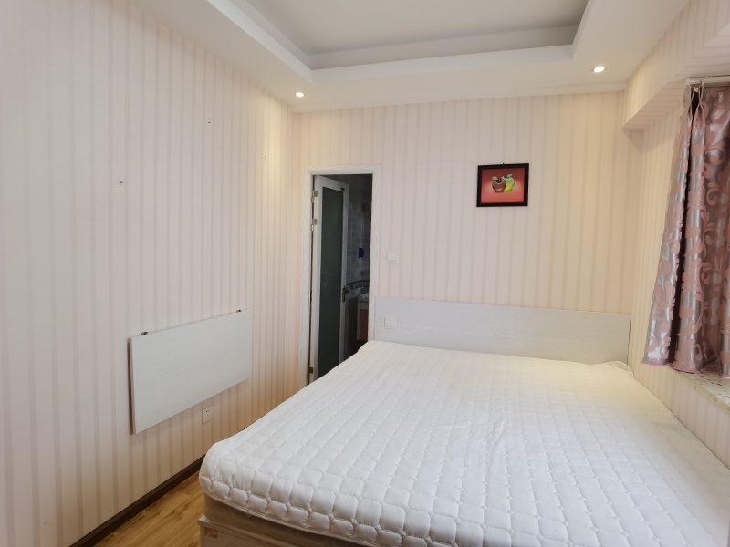 3室2廳2陽(yáng)臺(tái) 蓮景苑臥室