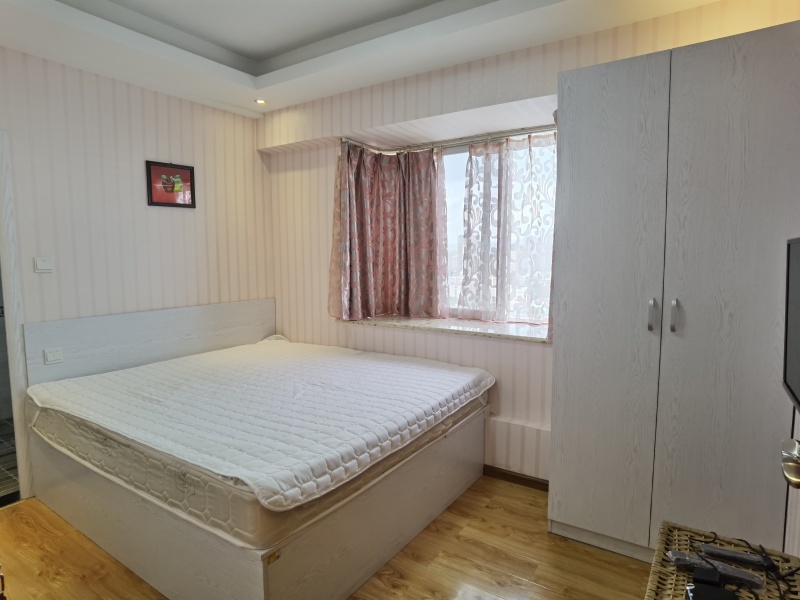 3室2廳2陽(yáng)臺(tái) 蓮景苑臥室