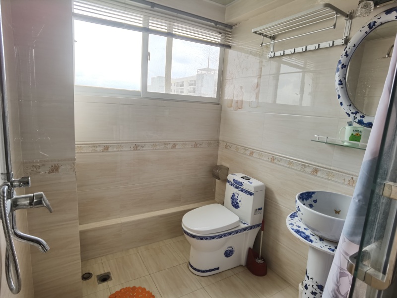 3室2廳2陽(yáng)臺(tái) 蓮景苑衛(wèi)生間