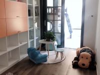 6室3廳2陽(yáng)臺(tái) 綠地海珀瀾庭別墅客廳