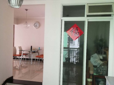 5室2廳2陽(yáng)臺(tái) 春之城