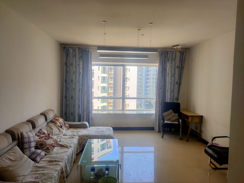 3室2廳2陽臺(tái) 云南映象C區(qū)客廳