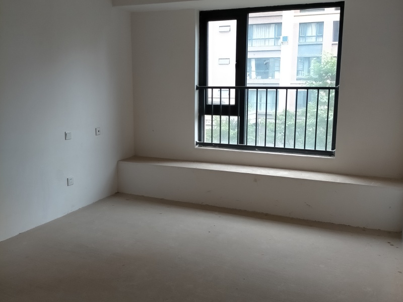 5室2廳2陽臺 中海半島華府臥室