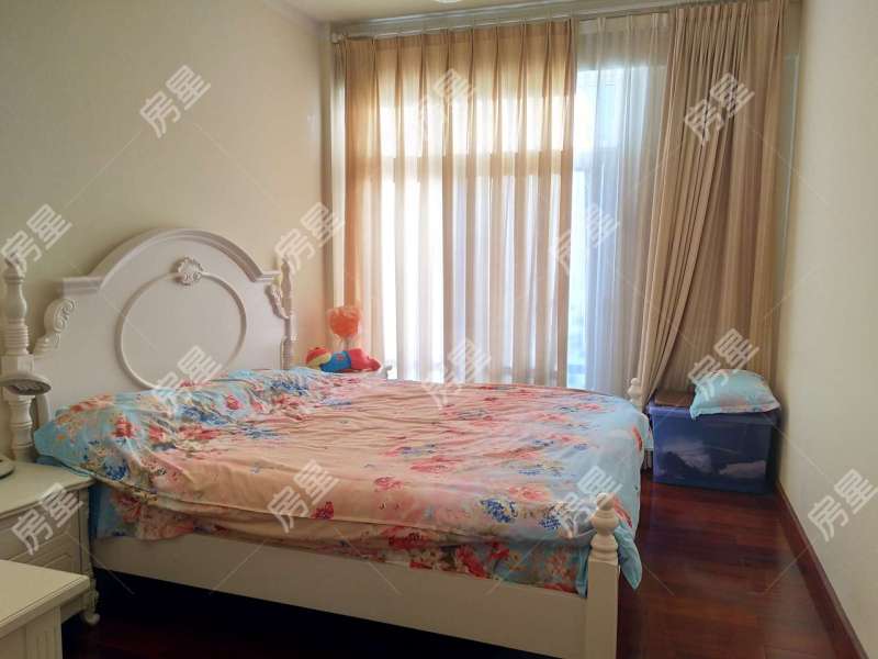 5室2廳3陽臺 滇池衛(wèi)城紫廬別墅臥室