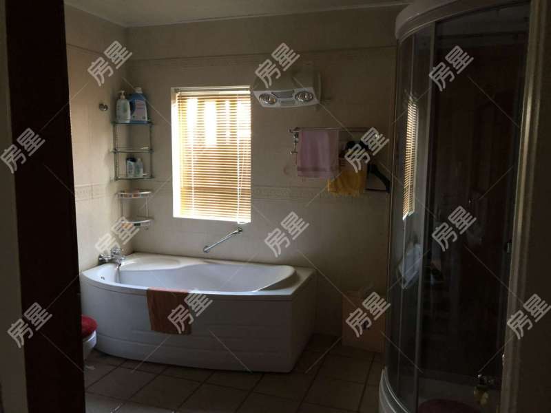 5室2廳3陽臺 滇池衛(wèi)城紫廬別墅衛(wèi)生間