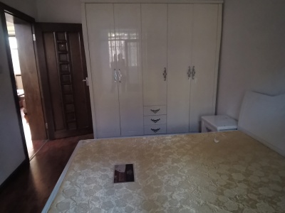 3室2廳1陽臺 嚴家地統(tǒng)建大院