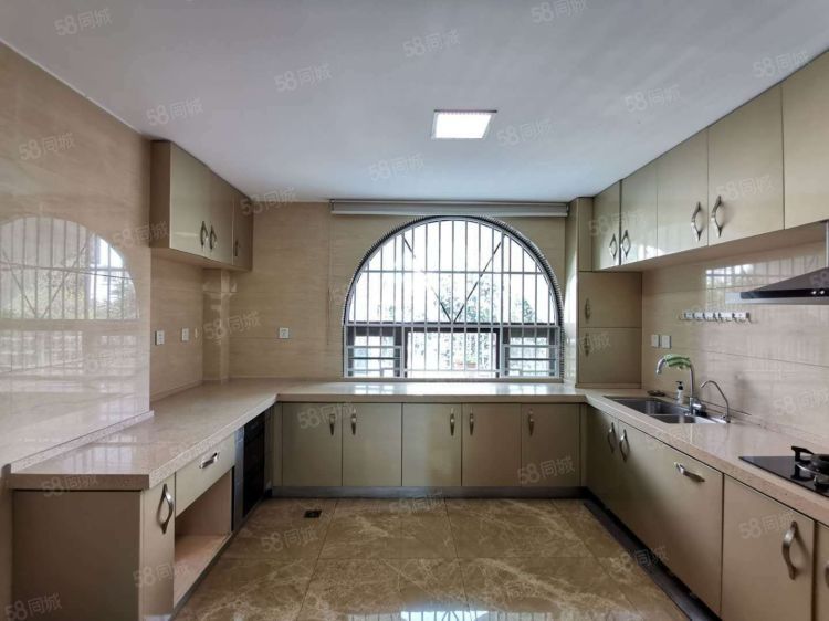 5室3廳4陽臺(tái) 滇池衛(wèi)城微風(fēng)島別墅廚房