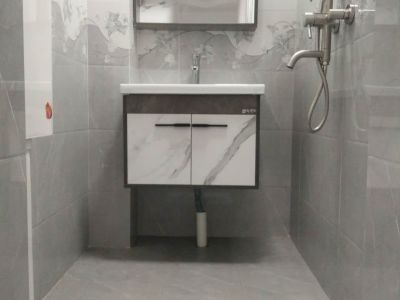 2室2廳1陽(yáng)臺(tái) 靈光街75號(hào)