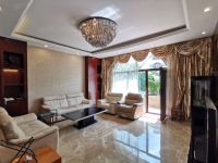 5室3廳4陽臺(tái) 滇池衛(wèi)城微風(fēng)島別墅客廳