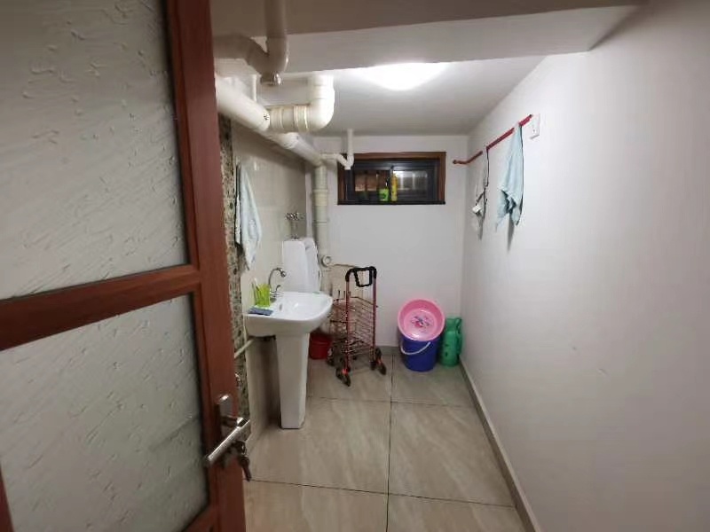 水逸康桥卫生间