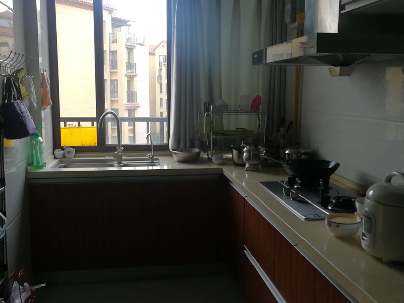 4室2廳2陽臺(tái) 平和花園廚房