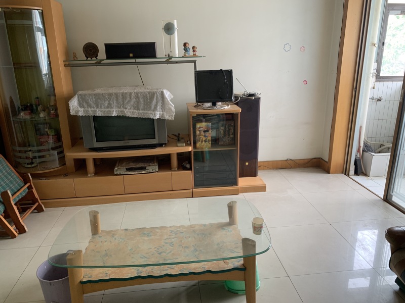 3室2廳1陽臺 金實小區(qū)客廳