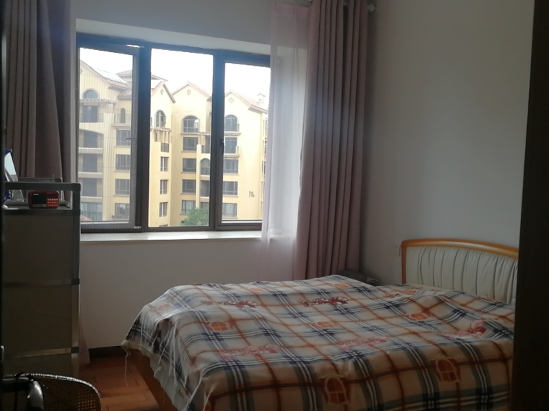 4室2廳2陽臺(tái) 平和花園臥室