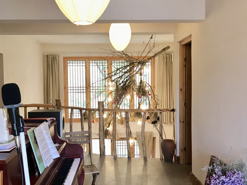 4室2廳5陽臺 山水潤城客廳