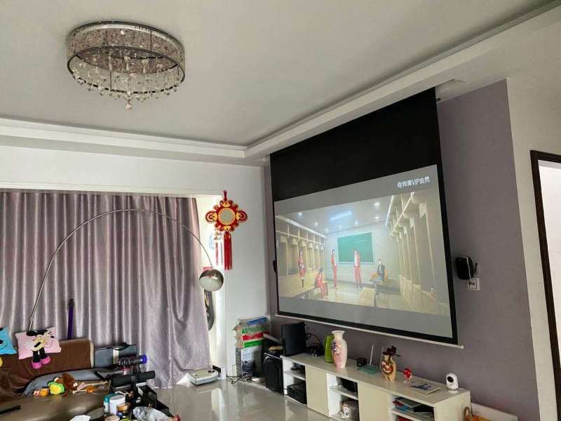 4室2廳2陽臺(tái) 世紀(jì)城玉春苑客廳