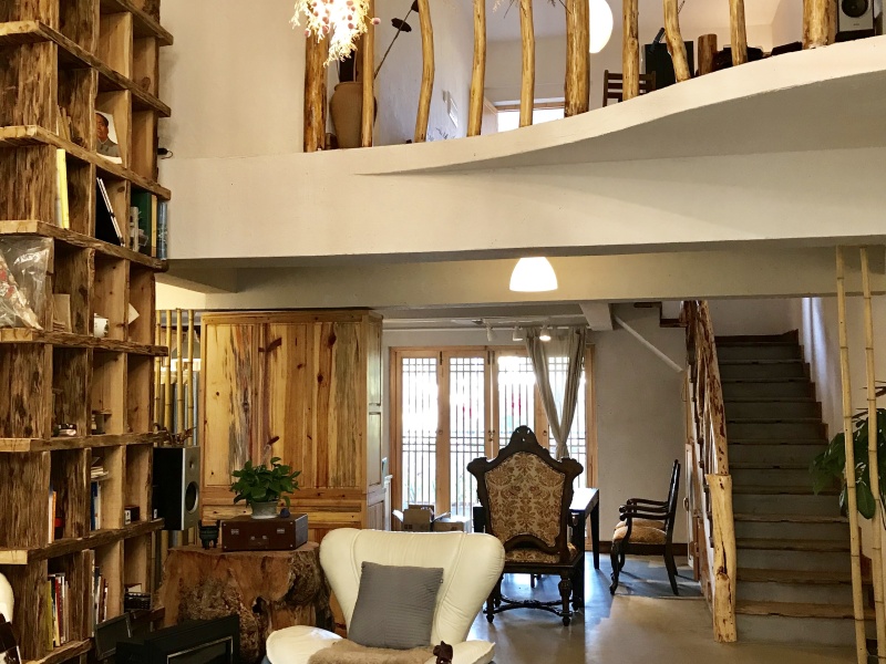 4室2廳5陽臺 山水潤城客廳