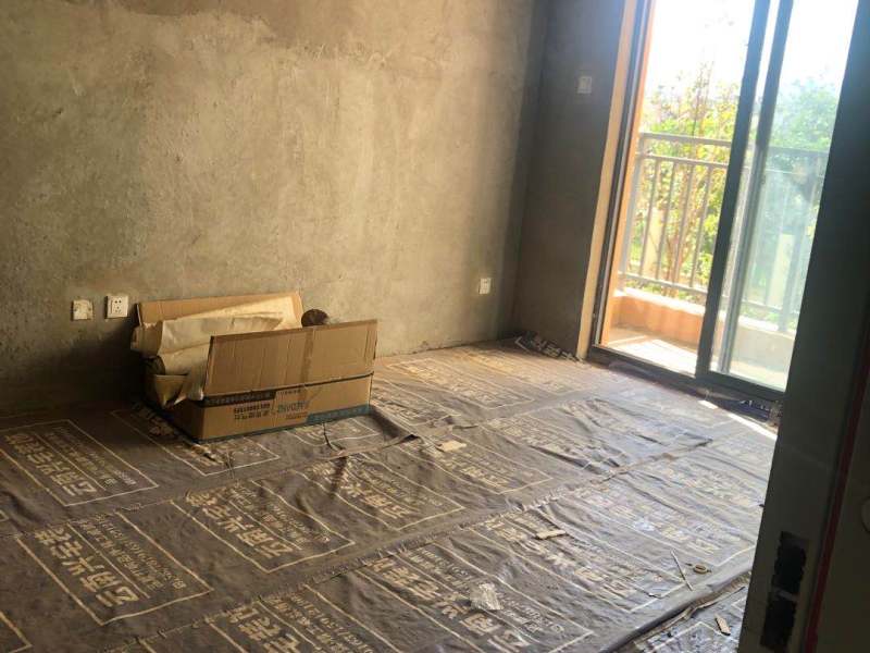 4室2廳 西城林語小區(qū)客廳