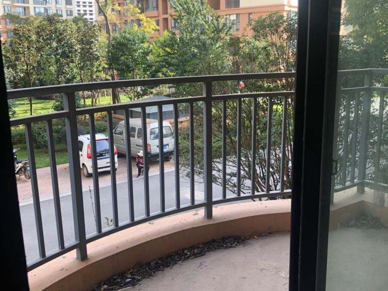 4室2廳 西城林語小區(qū)陽臺