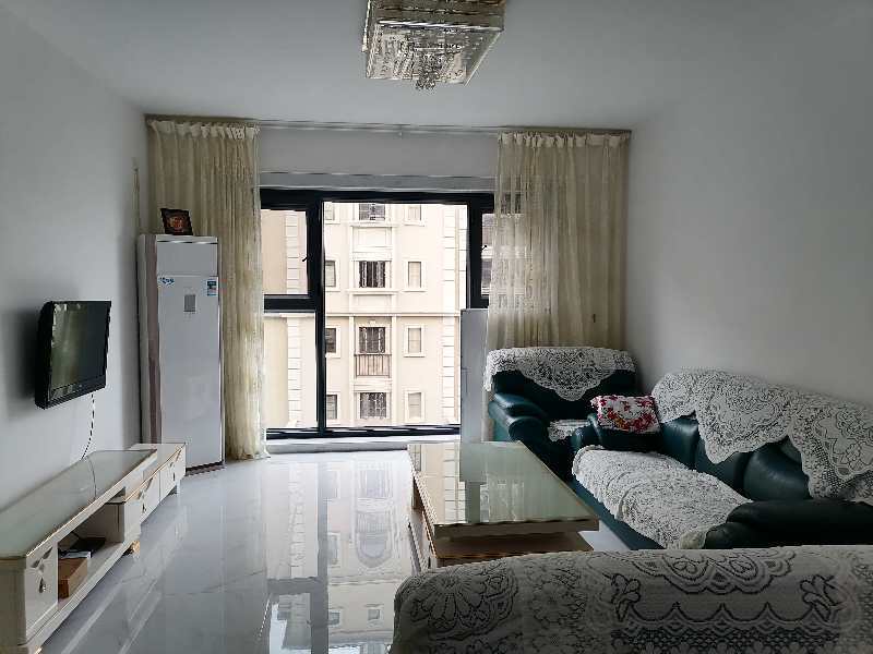 4室2廳2陽臺(tái) 平和花園客廳