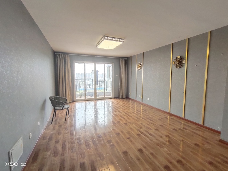 2室2廳2陽臺 世紀(jì)城玉春苑客廳